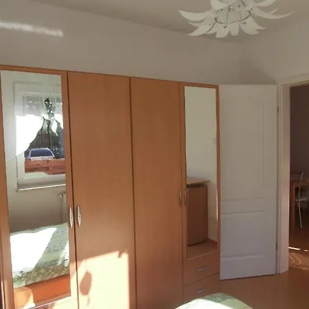 شقة Tosia Miesci Sie W Poblizu Plazy Zachodniej 450 M. Do Dyspozycji Jest Tez Maly Ogrodek Z Miejscem Na Wypicie Porannej Kawy. Na Osiedlu Sasiadujacym Ze Sklepem Netto Oraz Zabka, Znajduje Sie Plac Zabaw Dla Dzieci Oraz Boisko Do Gry W Pilke. *